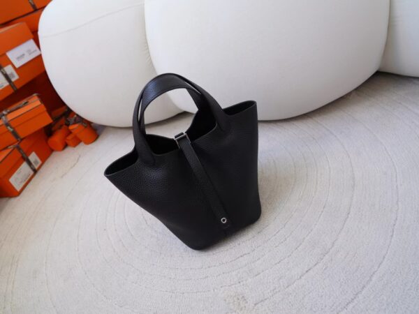mmexport1726735224375-1 Russia Moscow Hermes Picotin 18CM Clemence Leather CK89 Noir Silver Hardware