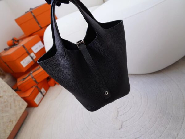 mmexport1726735226997 Russia Moscow Hermes Picotin 18CM Clemence Leather CK89 Noir Silver Hardware
