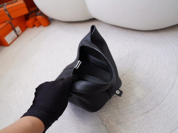 mmexport1726735240456 Russia Moscow Hermes Picotin 18CM Clemence Leather CK89 Noir Silver Hardware