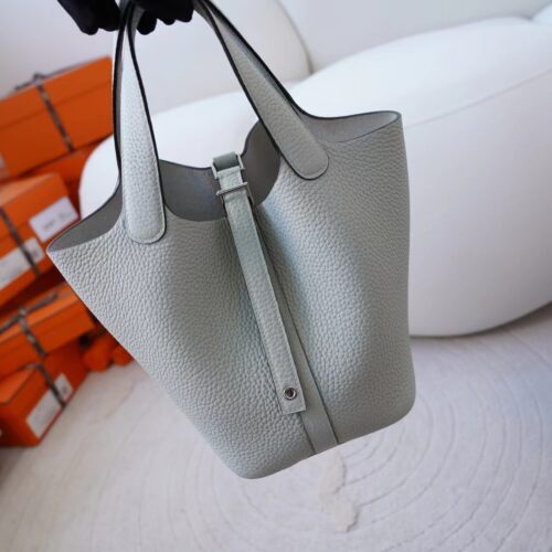 Hong Kong Hermes Picotin 18CM Clemence Leather 0W Gris Neve Silver Hardware