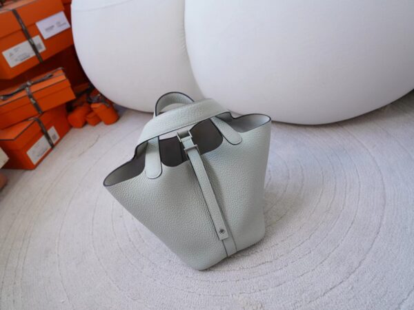 mmexport1726735295041 Hong Kong Hermes Picotin 18CM Clemence Leather 0W Gris Neve Silver Hardware