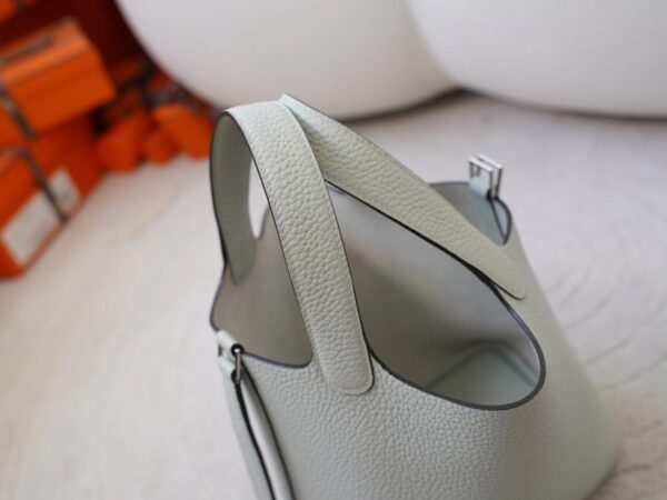 mmexport1726735306425 Hong Kong Hermes Picotin 18CM Clemence Leather 0W Gris Neve Silver Hardware