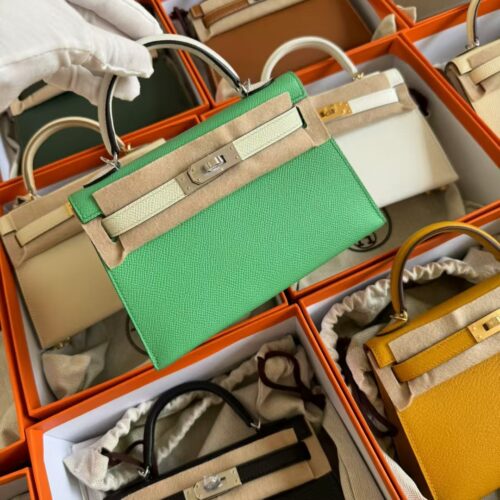 Hong Kong Hermes Mini Kelly 19CM Epsom 0Z Vert Comics / 0S Vert Fizz Gold Hardware