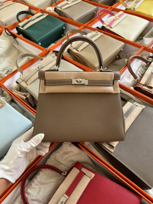 mmexport1729587270804-1 Hong Kong Hermes Togo Leather Kelly 25CM CK18 Etoupe Silver Hardware