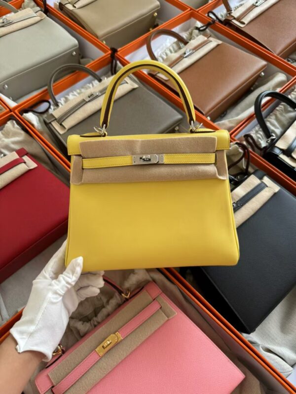 mmexport1729587324460-1 Hermes Kelly 25 Images Swift Leather 9R Lime Silver Hardware
