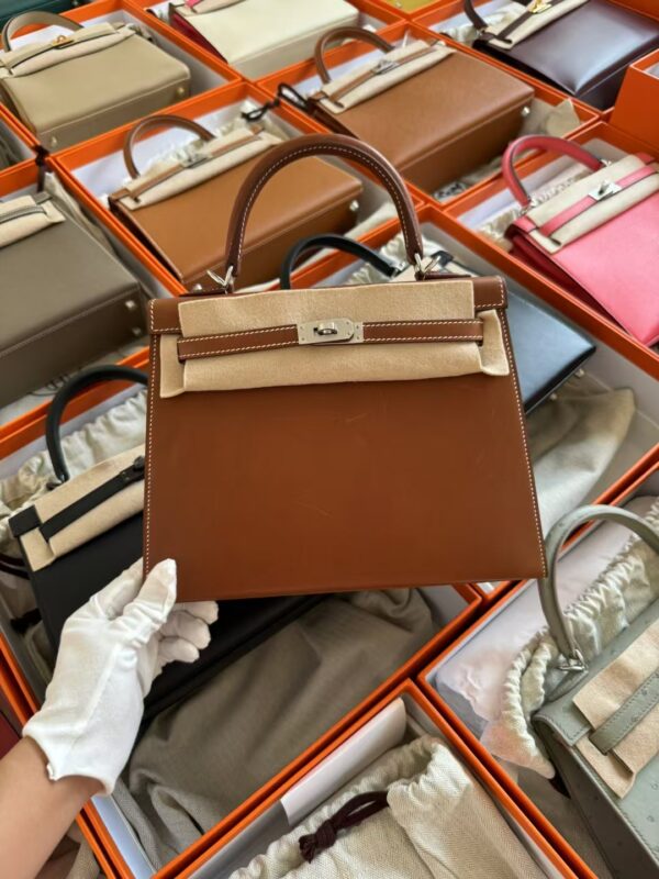 mmexport1729587364302-1 UK London Hermes Barenia Leather CK37 Gold Kelly Sellier 25CM Silver Hardware
