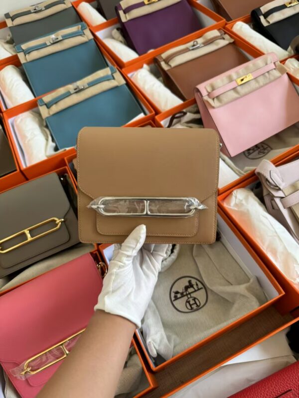 mmexport1729848021943-1 Hong Kong Hermes Roulis Mini 18cm Swift Leather 0M Chai Silver Hardware