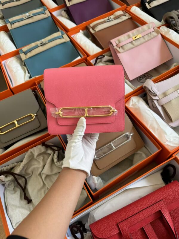 mmexport1729848028882-1 USA New York Hermes 8W Rose Azelee Swift Leather Roulis Mini 18cm Gold Hardware