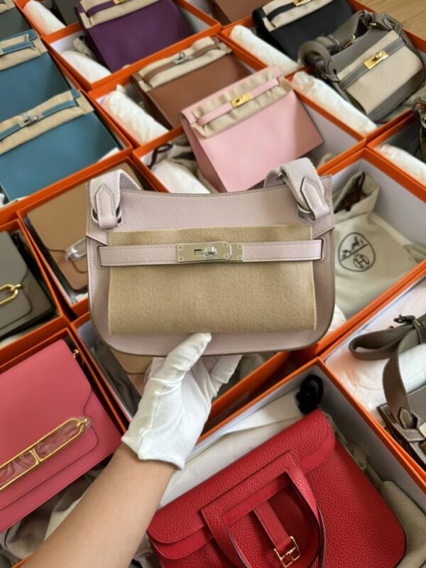 mmexport1729848046608-1 Hermes Jypsiere Mini 23CM Swift Leather 09 Mauve Pale Silver Hardware