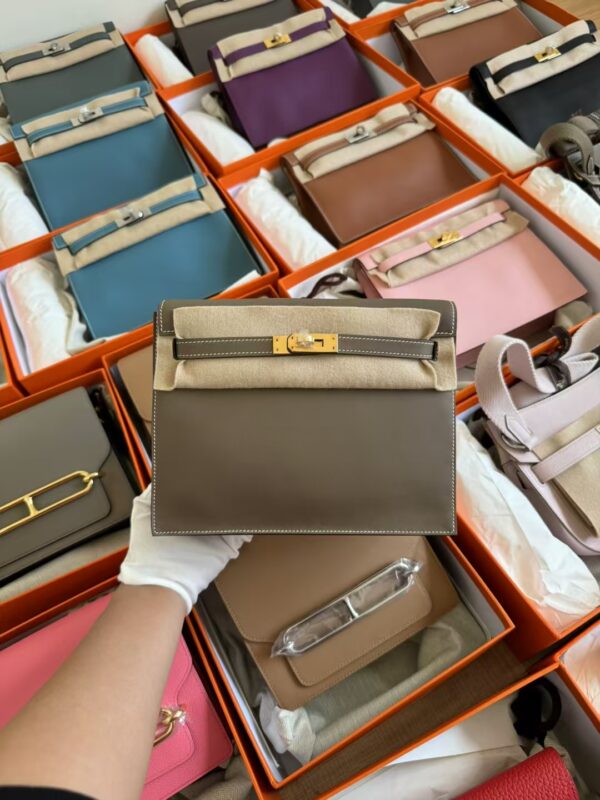 mmexport1729848055357-1 USA Washington Hermes Kelly Danse 22CM Swift Leather CC18 Etoupe Gold Hardware