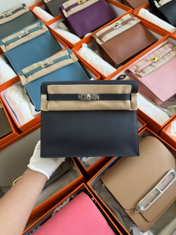 mmexport1729848067866 Hermes Kelly Danse 22 Images Swift Leather CC89 Noir Gold Hardware