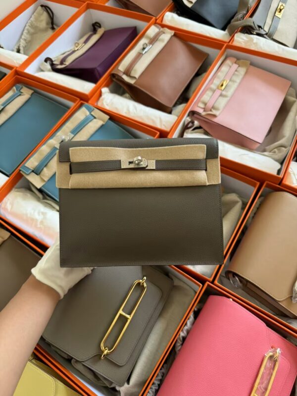 mmexport1729848106742-1 UAE Dubai Kelly Danse 22CM Evercolor Leather 8F Etain Silver Hardware