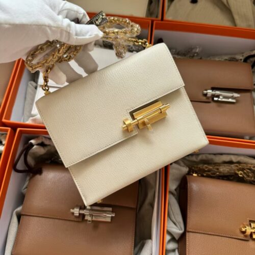 Sale Hermes Chevre Leather 01 Blanc Verrou Mini 17CM Gold Hardware