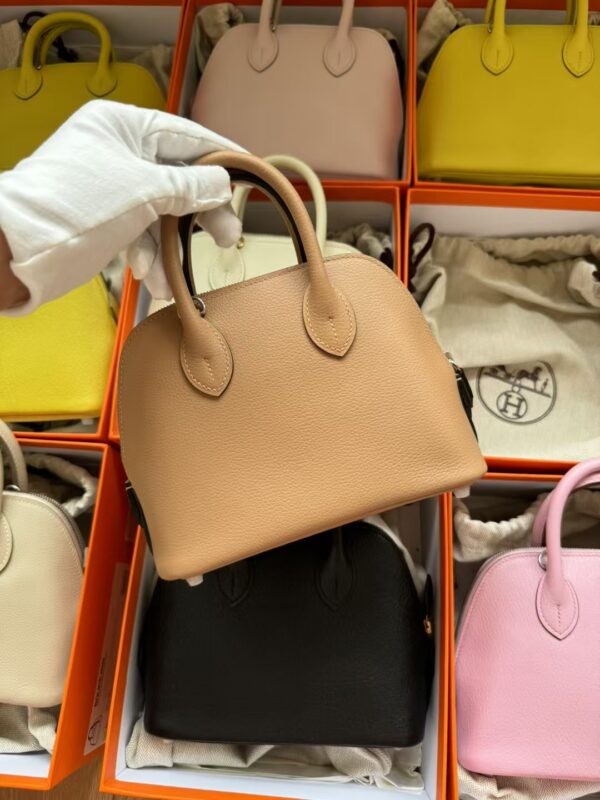 mmexport1730185255140 Canada Toronto Hermes Bolide Mini 18CM Evercolor Leather 0M Chai Silver Hardware