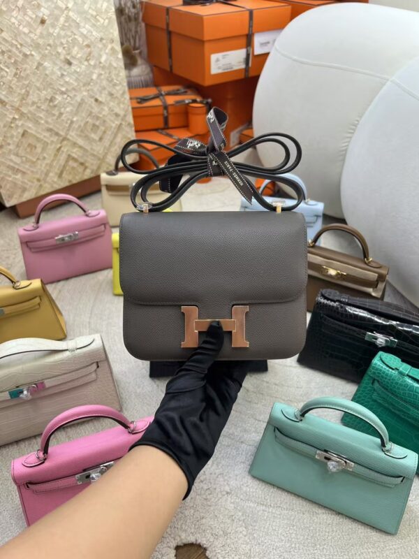 mmexport1730272042387-1 Hermes Bag Images Constance 19CM Epsom Leather 8F Etain Rose Gold Hardware