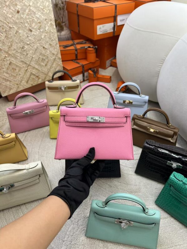 mmexport1730272092198-1 Hermes Mini Kelly 19 Bag Images 5P Pink Epsom Leather Silver Hardware