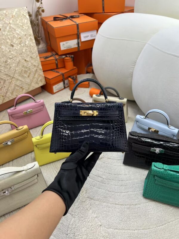 mmexport1730360247028-1 USA Los Angeles Hermes Mini Kelly 19CM Shiny Alligator Crocodile 78 Blue Marine Silver Hardware