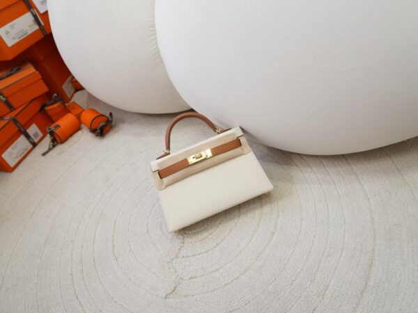 mmexport1730710999456-1 Hermes Mini Kelly 19CM Epsom CC10 Craie / CC 37 Gold Gold Hardware