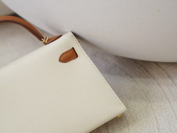 mmexport1730711006681 Hermes Mini Kelly 19CM Epsom CC10 Craie / CC 37 Gold Gold Hardware