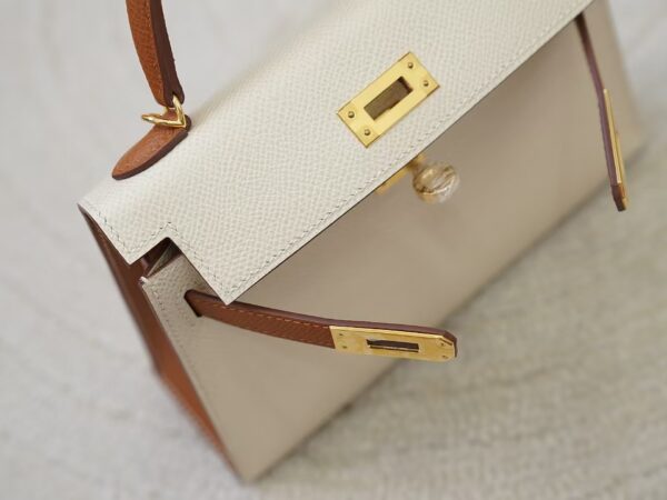 mmexport1730711008449 Hermes Mini Kelly 19CM Epsom CC10 Craie / CC 37 Gold Gold Hardware