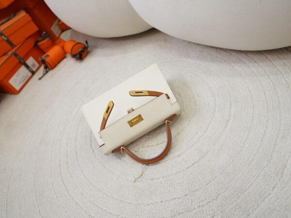 mmexport1730711013735 Hermes Mini Kelly 19CM Epsom CC10 Craie / CC 37 Gold Gold Hardware
