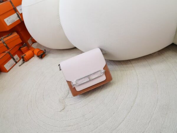 mmexport1730880127664-1 Hermes Roulis Mini 18CM Evercolor Leather 09 Mauve Pale & 37 Gold Silver Hardware
