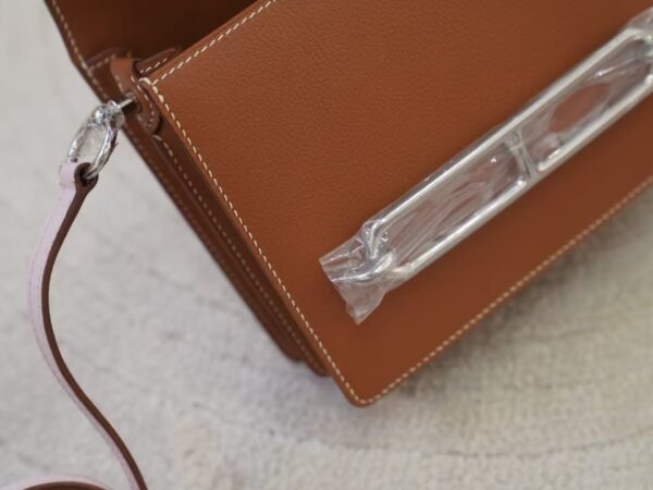 mmexport1730880134560 Hermes Roulis Mini 18CM Evercolor Leather 09 Mauve Pale & 37 Gold Silver Hardware