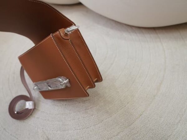 mmexport1730880138000 Hermes Roulis Mini 18CM Evercolor Leather 09 Mauve Pale & 37 Gold Silver Hardware