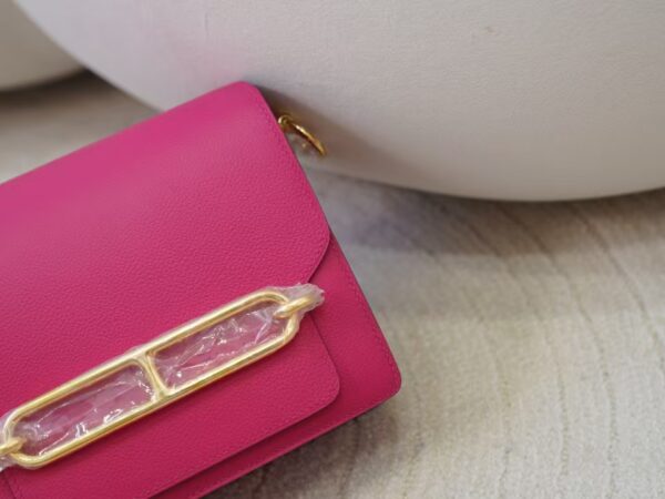 mmexport1730880158166 Hermes Roulis Mini 18CM Evercolor Leather 0D Rose Mexico Gold Hardware