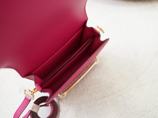 mmexport1730880168623 Hermes Roulis Mini 18CM Evercolor Leather 0D Rose Mexico Gold Hardware