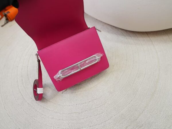 mmexport1730880241939 Hermes Evercolor Leather 0D Rose Mexico Roulis Mini 18CM Silver Hardware