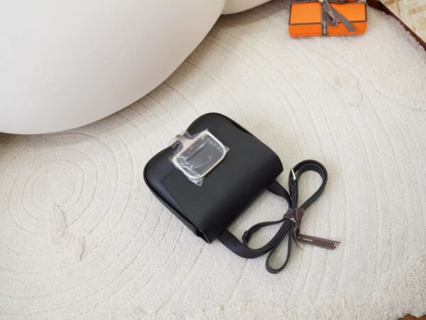 mmexport1730966398647 UAE Dubai Hermes Della 19CM Epsom Leather CK89 Noir Silver Hardware