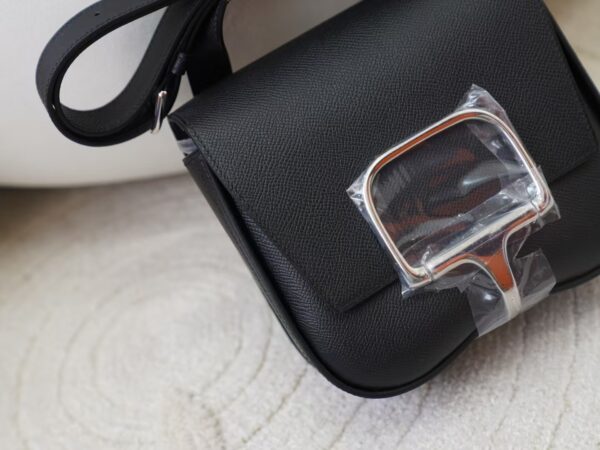 mmexport1730966402362 UAE Dubai Hermes Della 19CM Epsom Leather CK89 Noir Silver Hardware