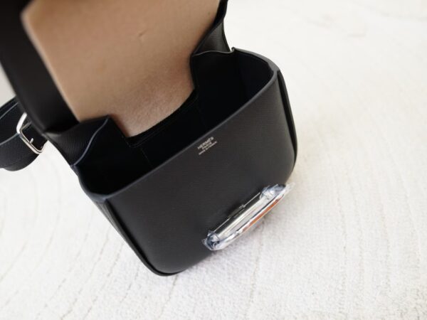 mmexport1730966408068 UAE Dubai Hermes Della 19CM Epsom Leather CK89 Noir Silver Hardware