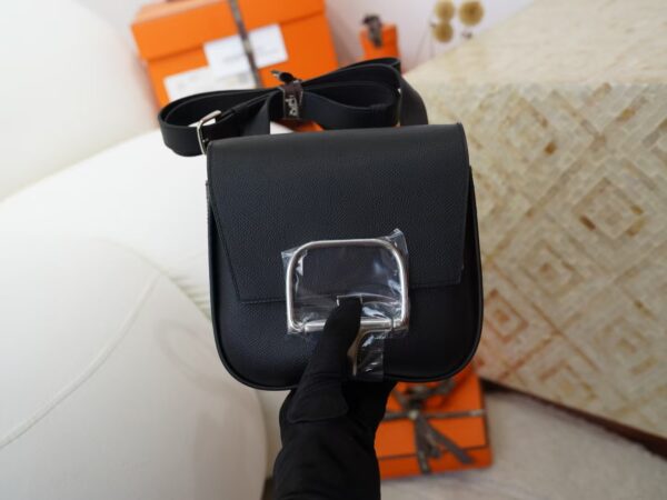mmexport1730966410670 UAE Dubai Hermes Della 19CM Epsom Leather CK89 Noir Silver Hardware