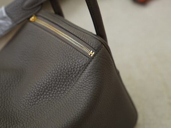 mmexport1731482878478 UK London Lindy 26CM Clemence Leather 8F Etain Gold Hardware