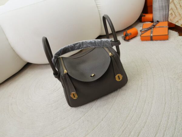 mmexport1731482887675 UK London Lindy 26CM Clemence Leather 8F Etain Gold Hardware