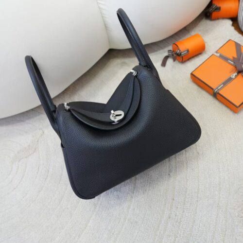 UK London Lindy Bag 26CM Clemence Leather CK89 Noir Silver Hardware