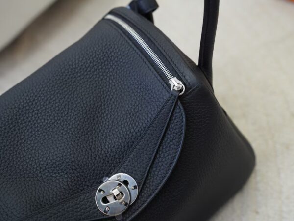 mmexport1731924424456 UK London Lindy Bag 26CM Clemence Leather CK89 Noir Silver Hardware