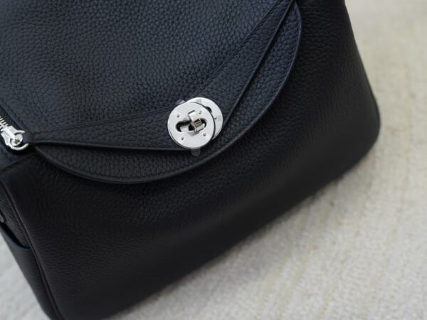 mmexport1731924428085 UK London Lindy Bag 26CM Clemence Leather CK89 Noir Silver Hardware