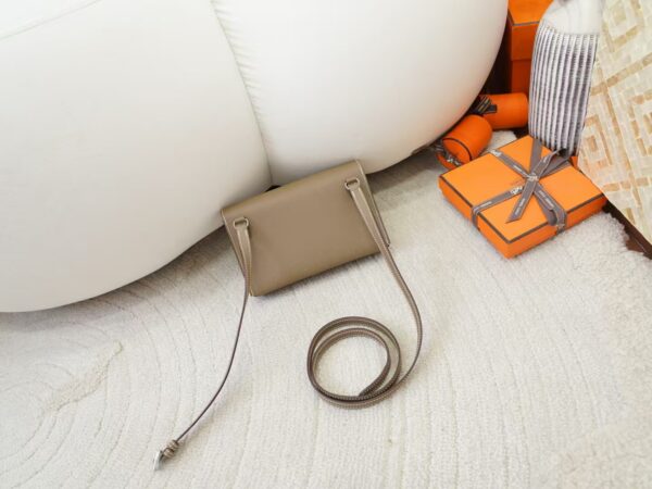 mmexport1732175695367 Canada Ottawa Snap Wallet Epsom Leather CK18 Etoupe Silver Hardware