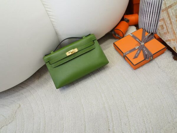 mmexport1732613965712-1 UK London Kelly Pochette 22CM Swift Leather V6 Canopee Gold Hardware