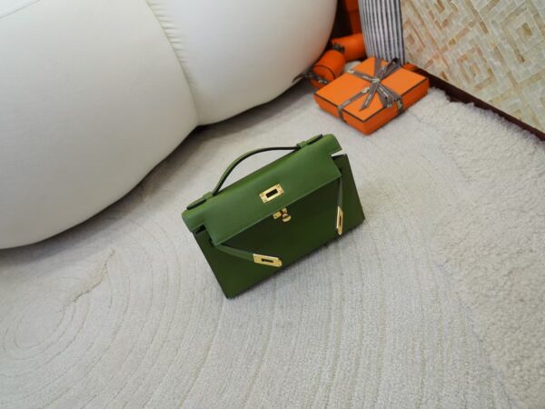 mmexport1732613980804 UK London Kelly Pochette 22CM Swift Leather V6 Canopee Gold Hardware