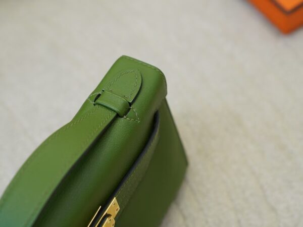 mmexport1732613983518 UK London Kelly Pochette 22CM Swift Leather V6 Canopee Gold Hardware