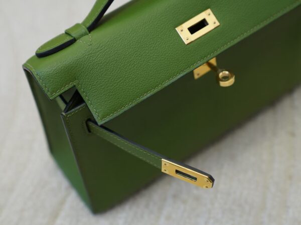 mmexport1732613991670 UK London Kelly Pochette 22CM Swift Leather V6 Canopee Gold Hardware