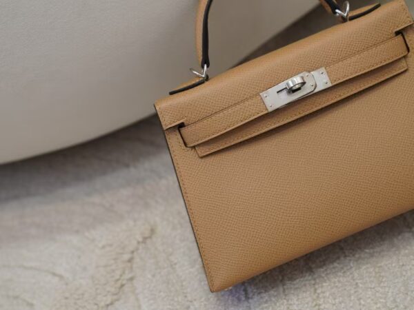mmexport1732865926390 USA New York Mini Kelly 19CM Epsom Leather 0M Chai Silver Hardware