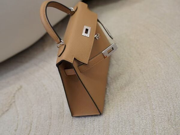 mmexport1732865935382 USA New York Mini Kelly 19CM Epsom Leather 0M Chai Silver Hardware