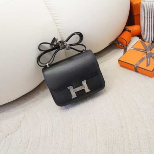 Australia Canberra Constance 19CM Chevre Leather CK89 Noir Silver Hardware