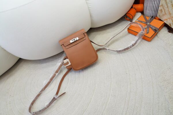 mmexport1733390127436-1-1 USA New York Kelly Jump Backpack CK37 Gold Swift Leather Silver Hardware