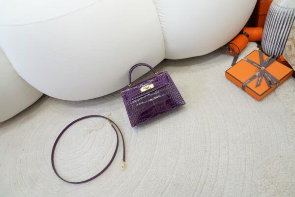 mmexport1733390236957 Luxury Women’s Bag Shiny Alligator Crocodile Mini Kelly 19CM 9G Amethyste Gold Hardware